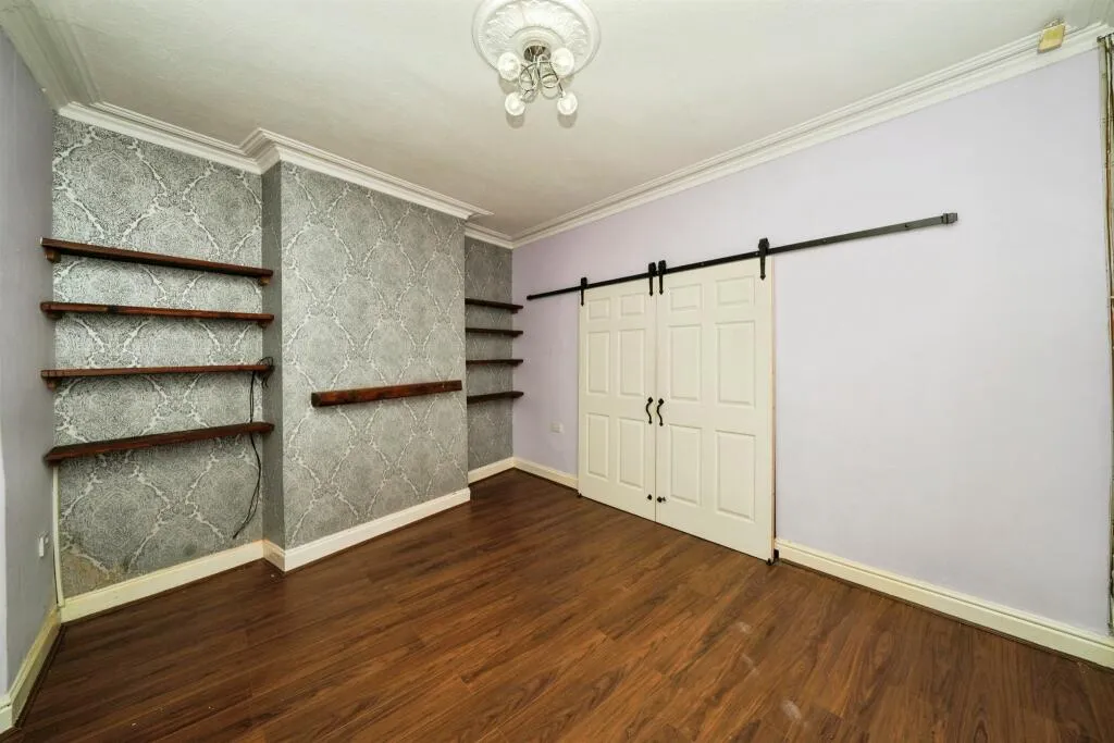 3 bed End of Terrace