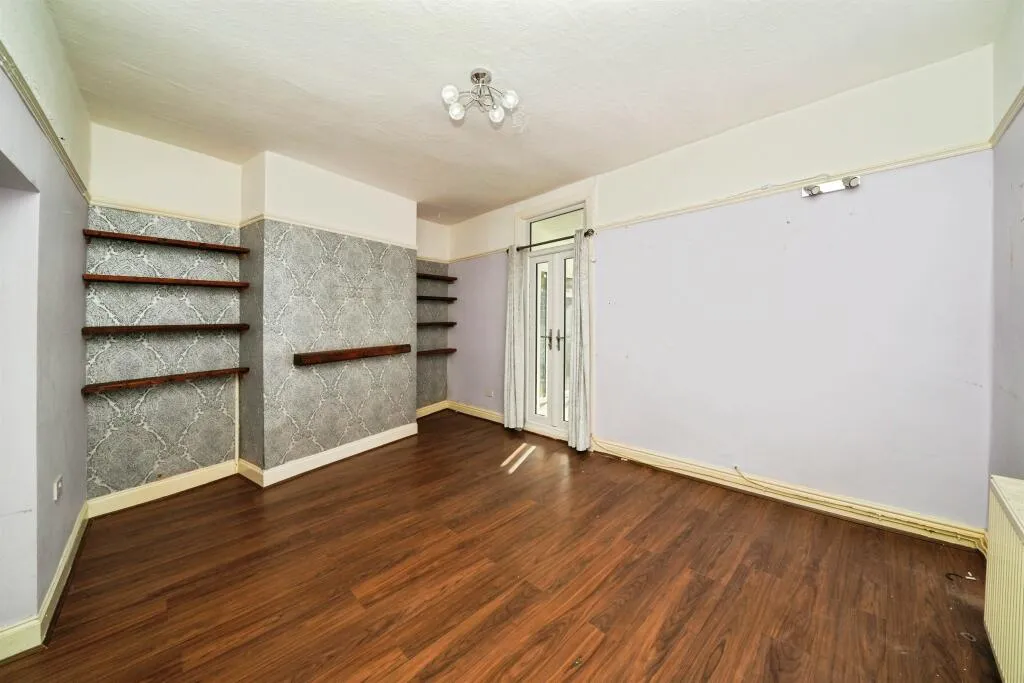 3 bed End of Terrace