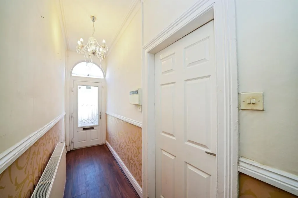 3 bed End of Terrace