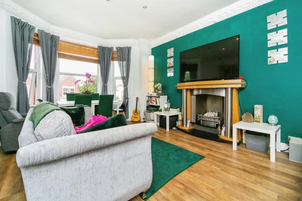 3 bed Apartment