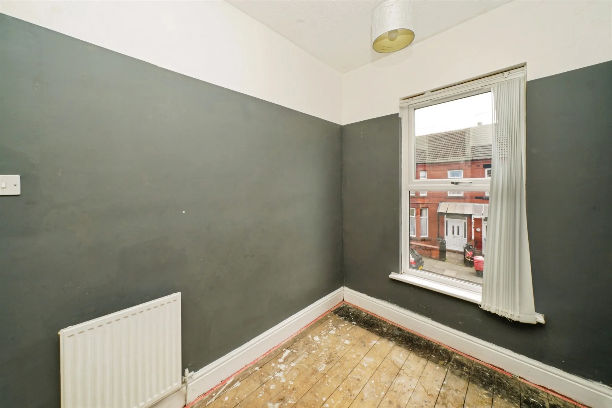 4 bed Semi-Detached