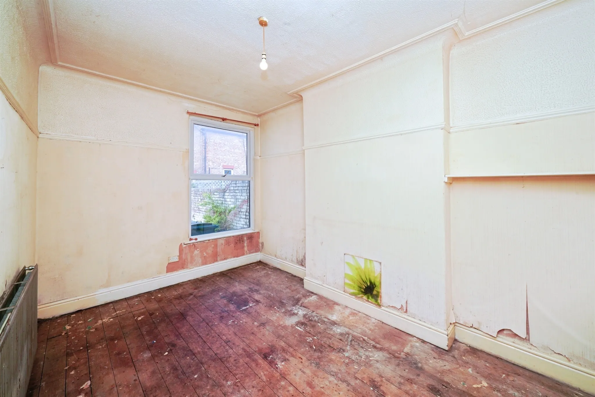 4 bed Semi-Detached