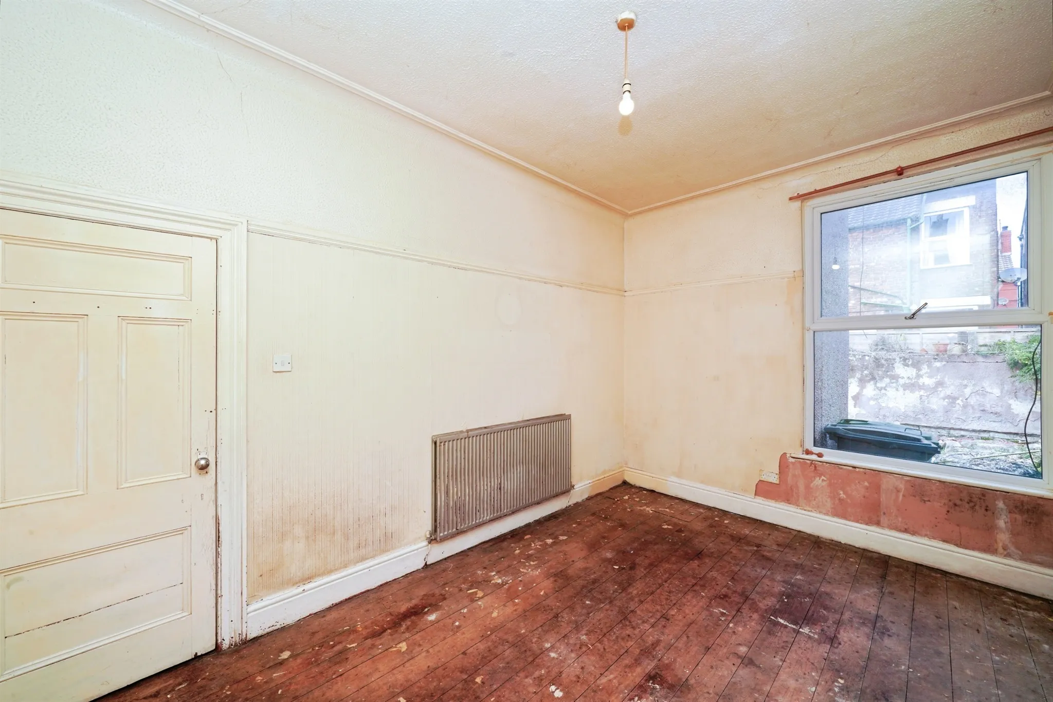 4 bed Semi-Detached