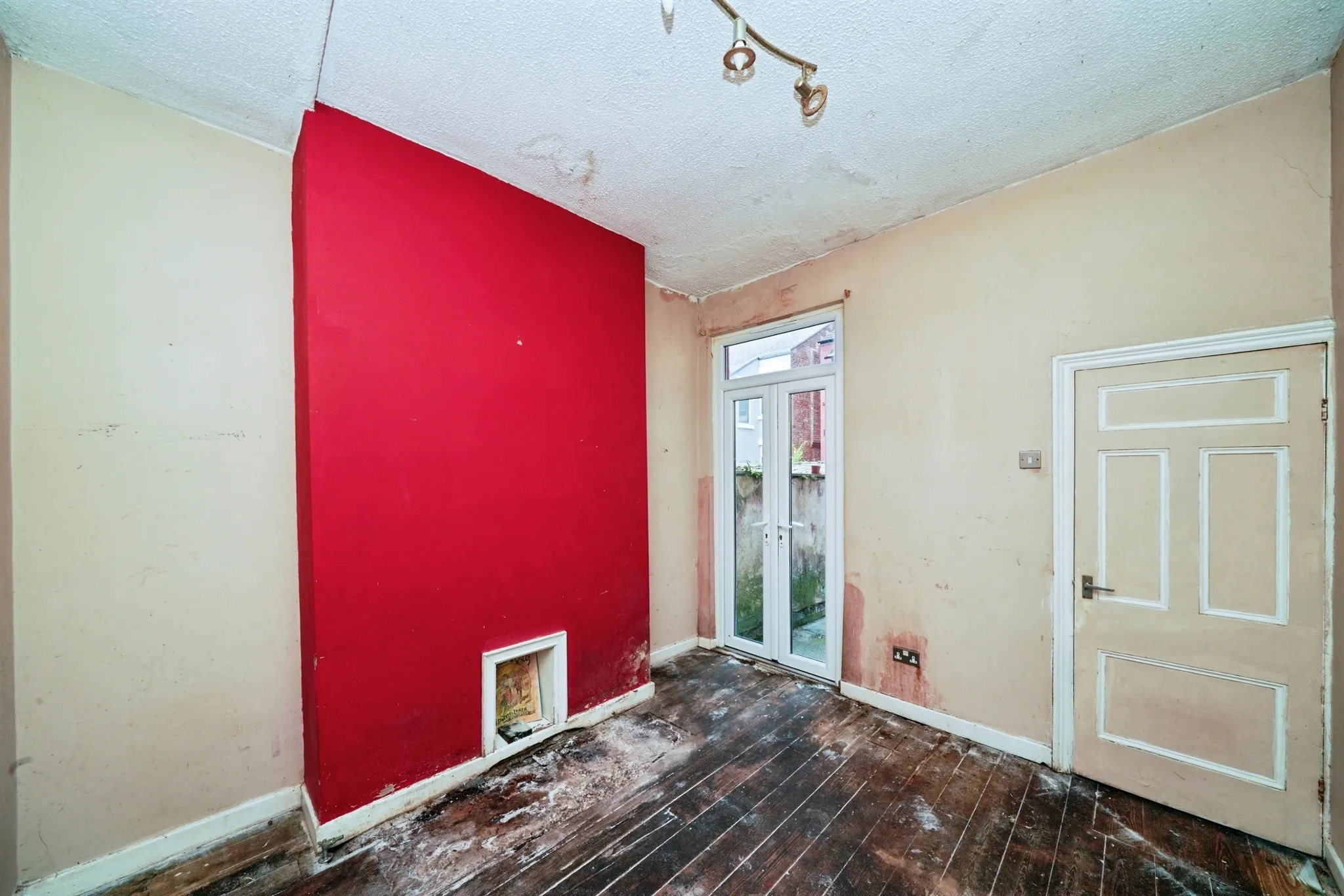 4 bed Semi-Detached