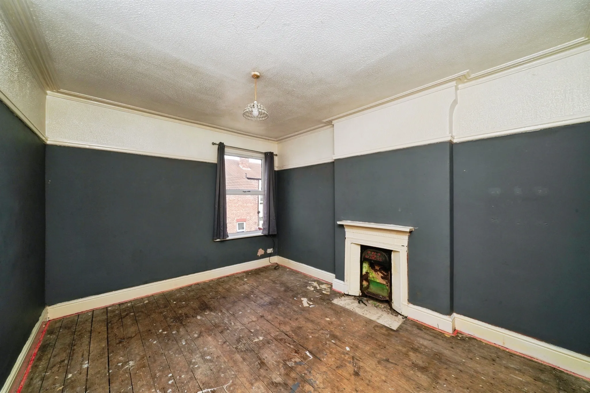 4 bed Semi-Detached