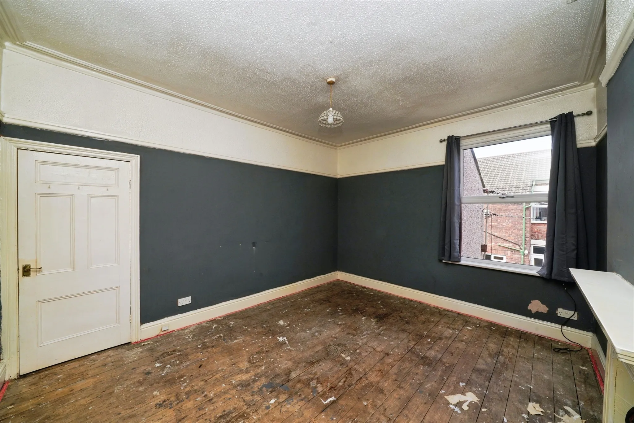 4 bed Semi-Detached