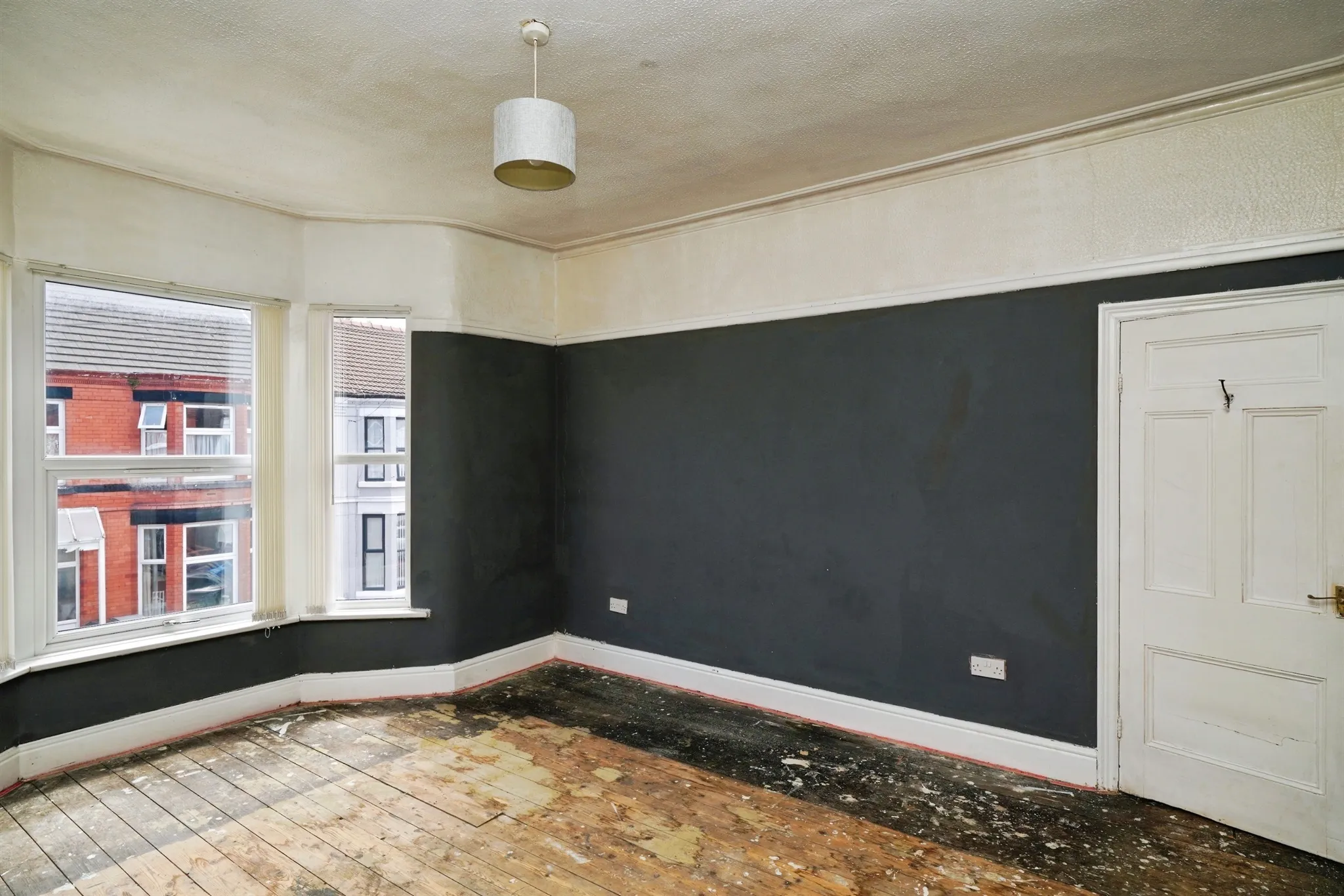 4 bed Semi-Detached