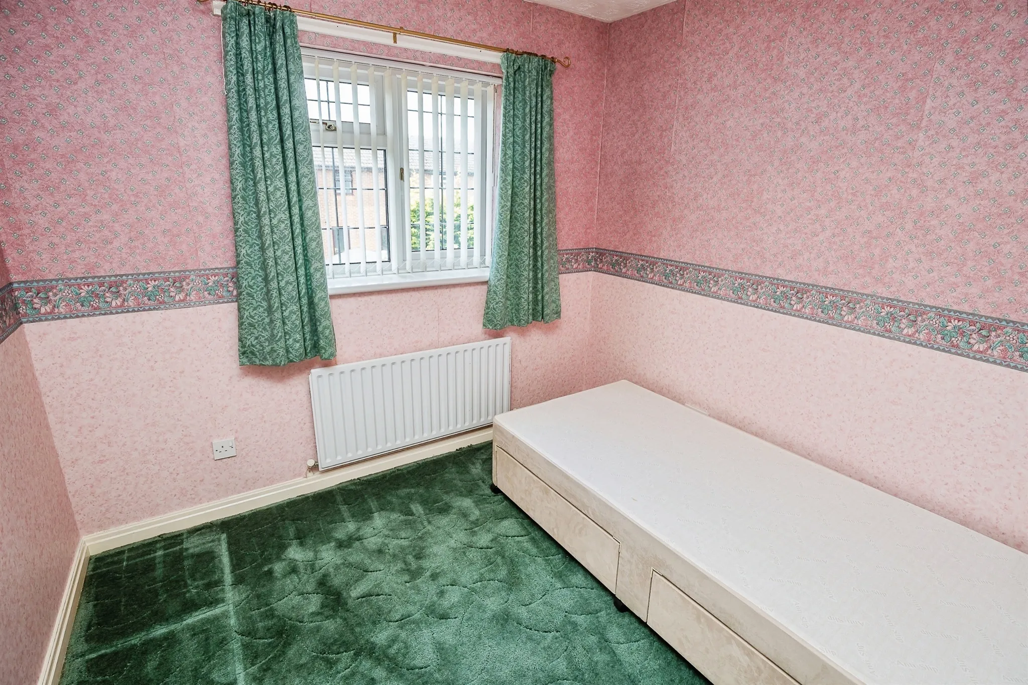 3 bed Link Detached House