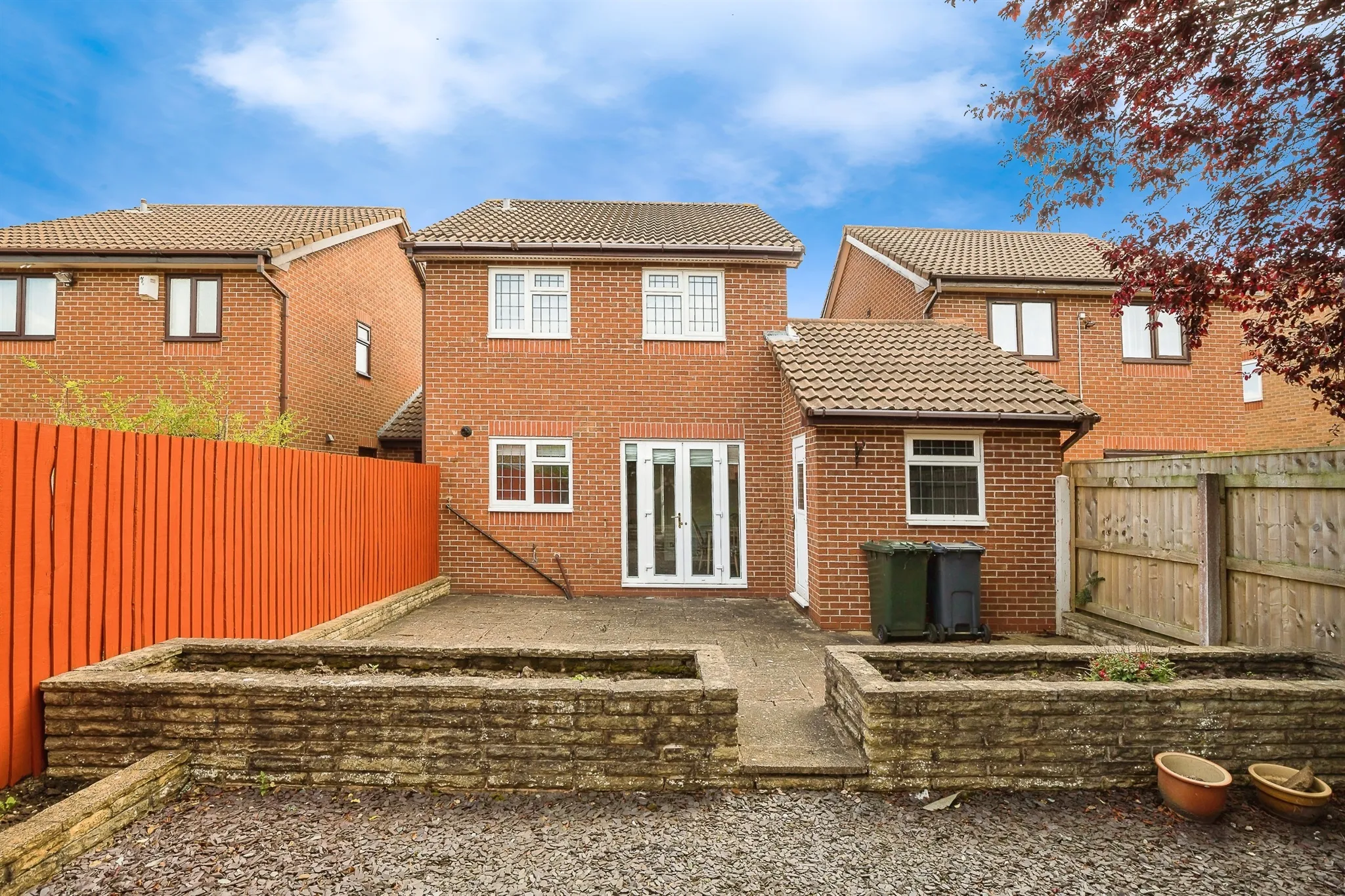 3 bed Link Detached House