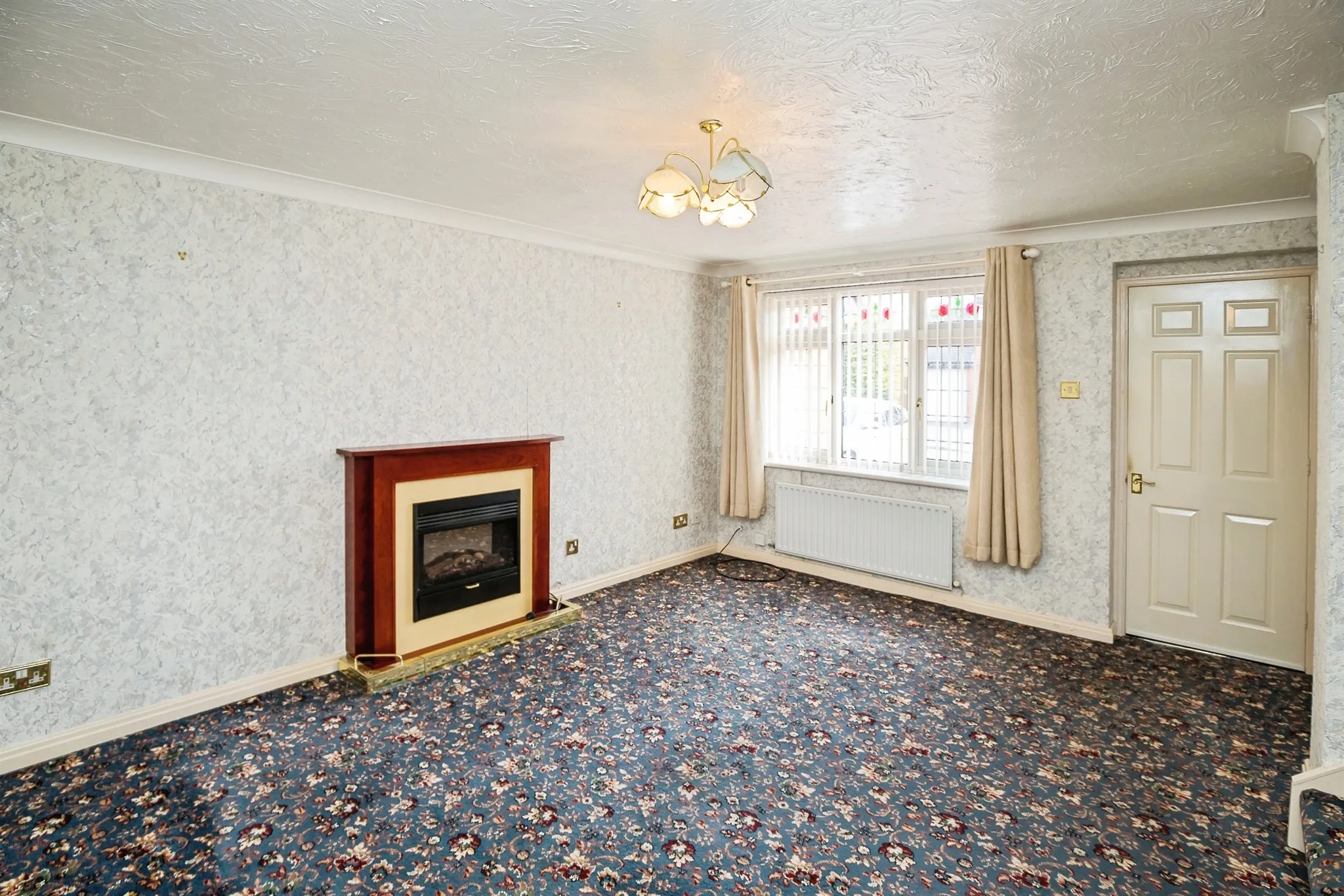 3 bed Link Detached House
