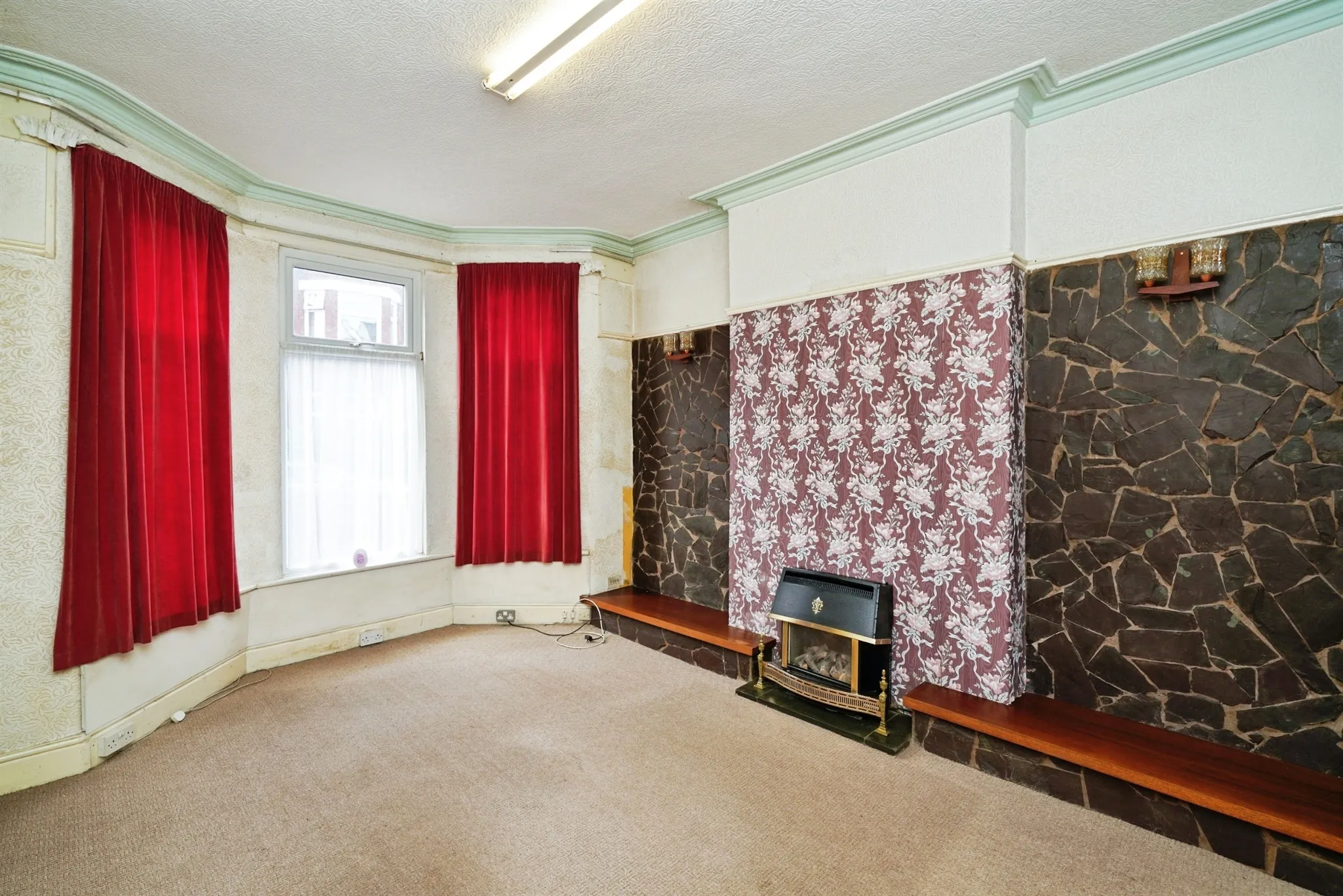 3 bed Semi-Detached