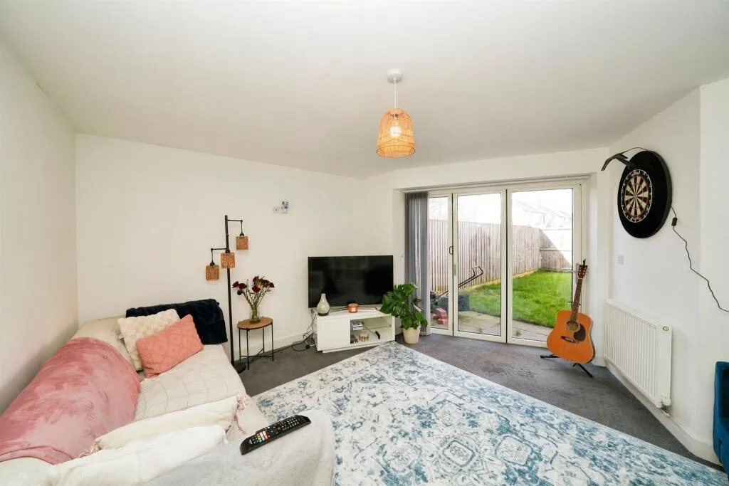 3 bed Terraced