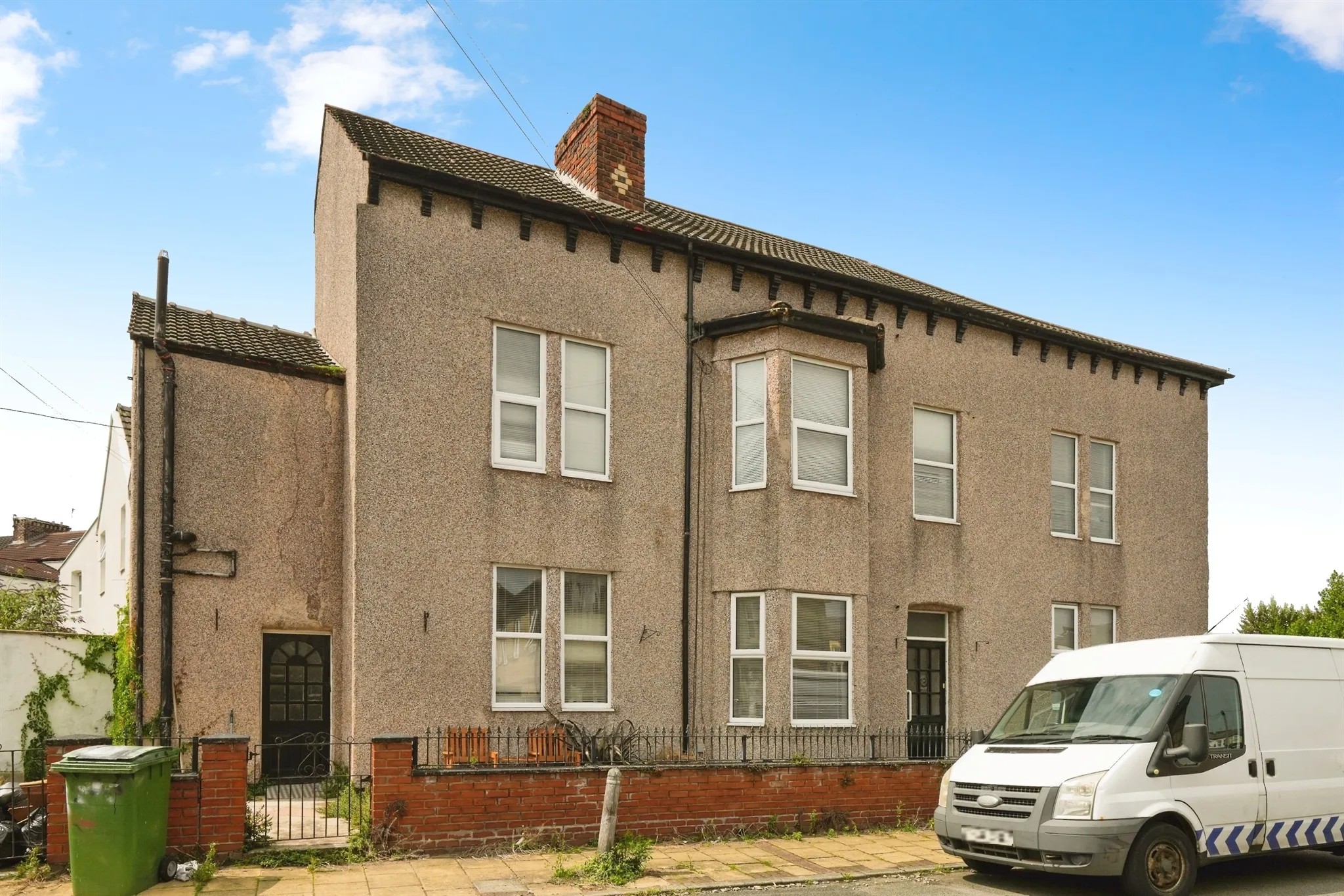 4 bed End of Terrace