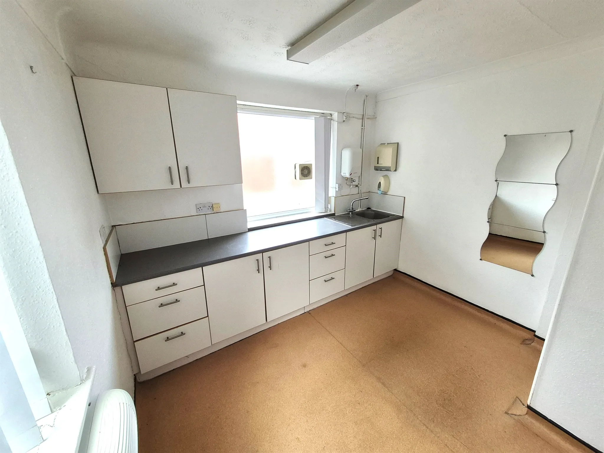 2 bed Commercial Property