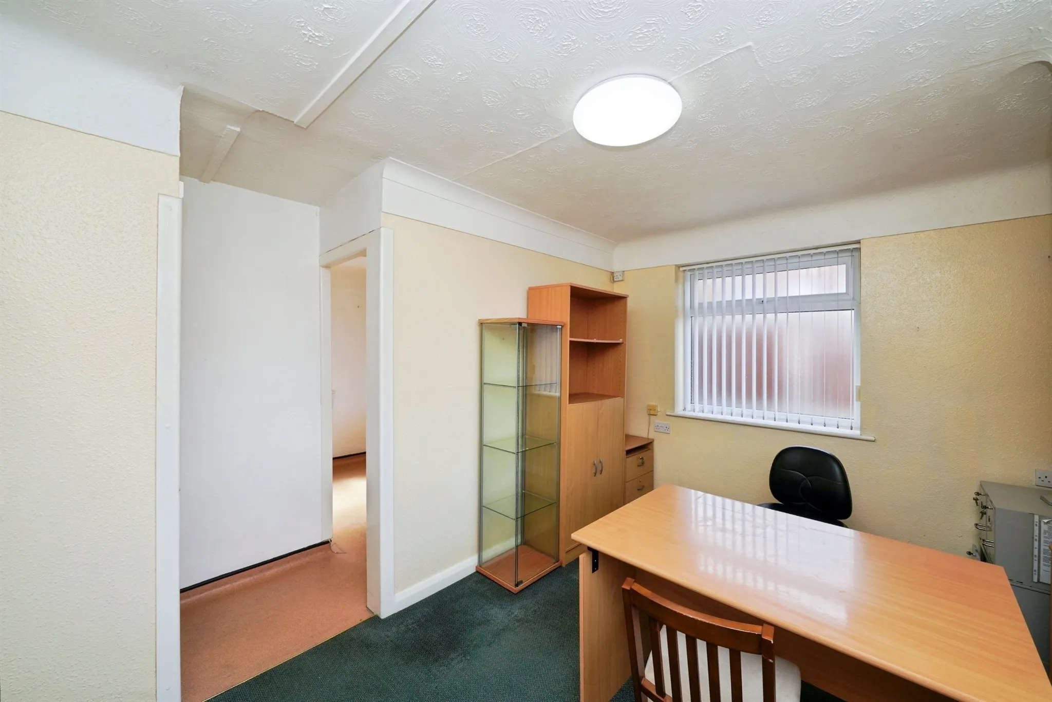 2 bed Commercial Property