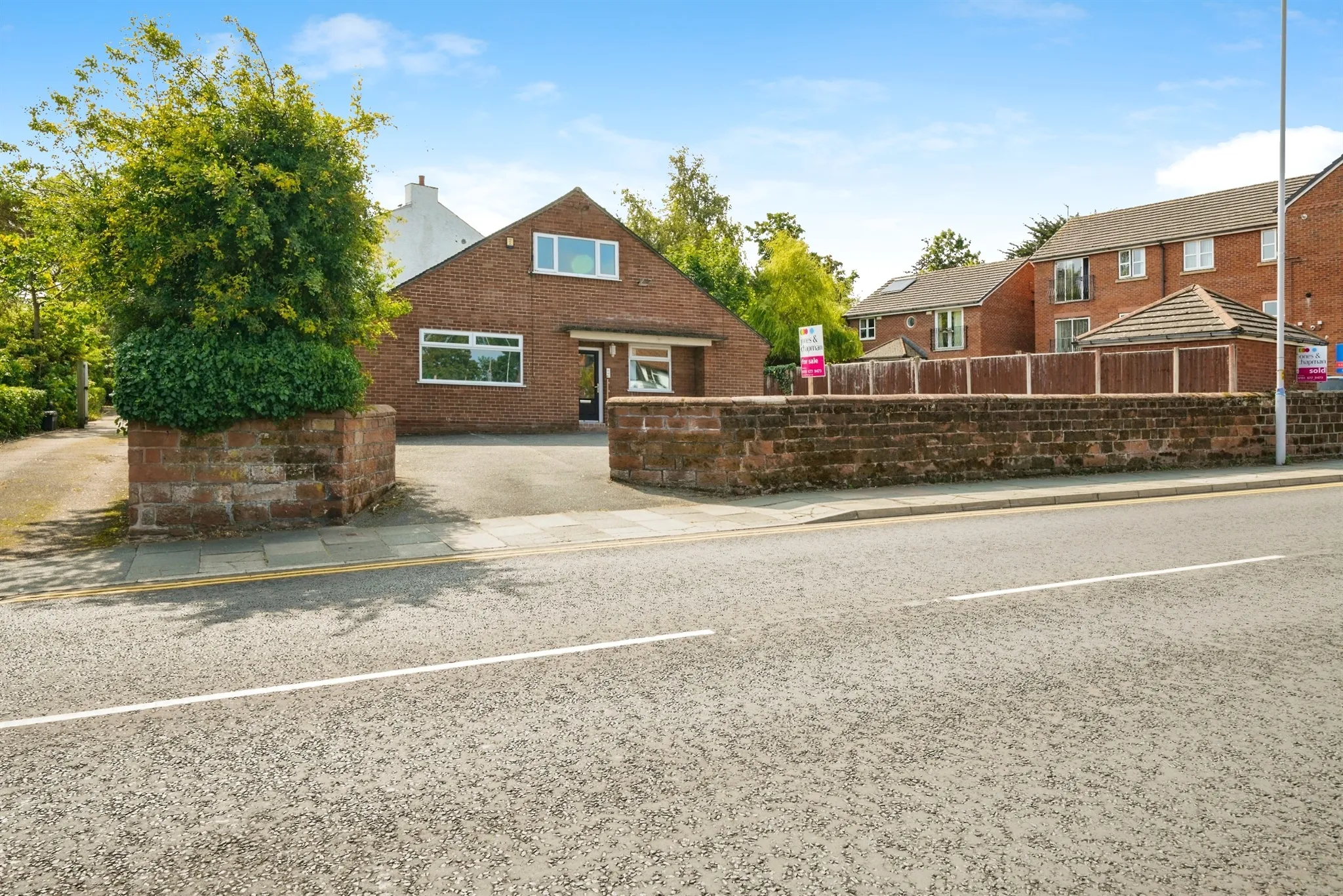 2 bed Commercial Property