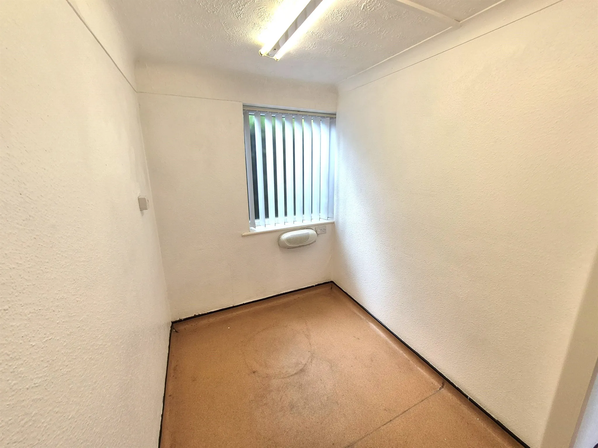 2 bed Commercial Property