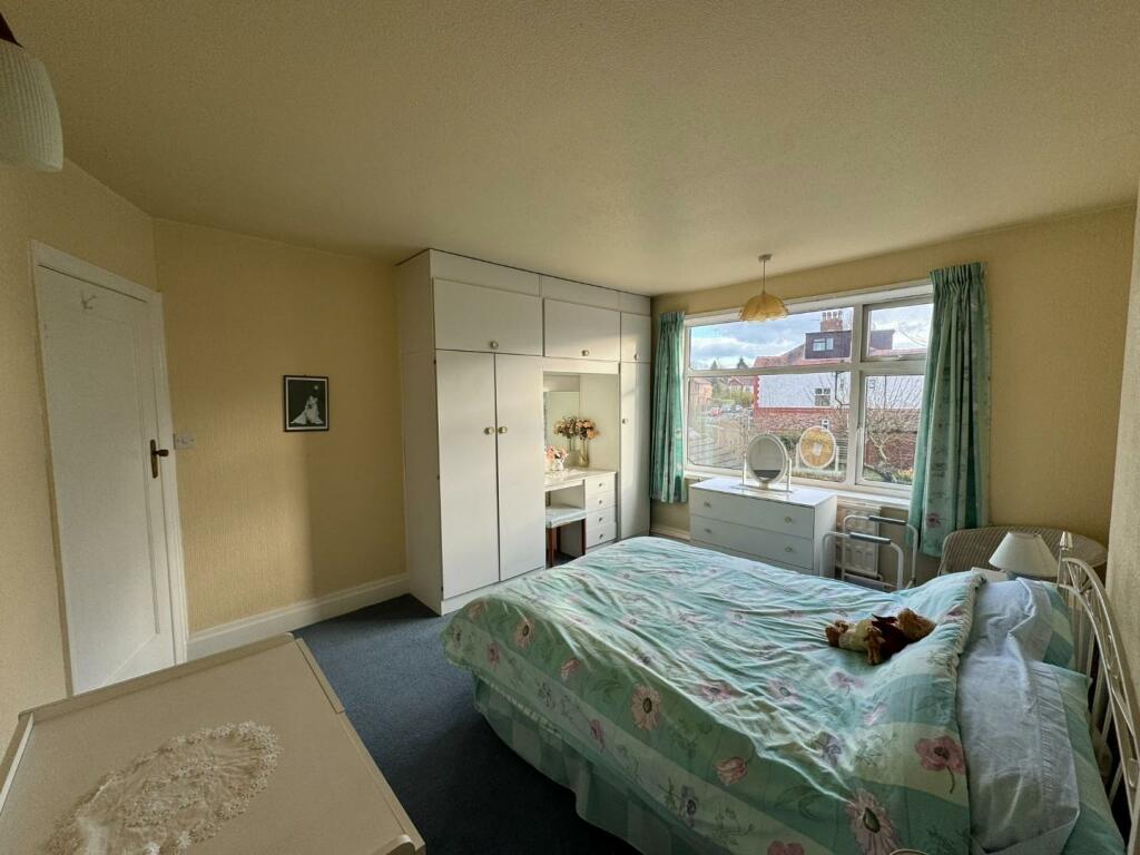 4 bed Semi-Detached