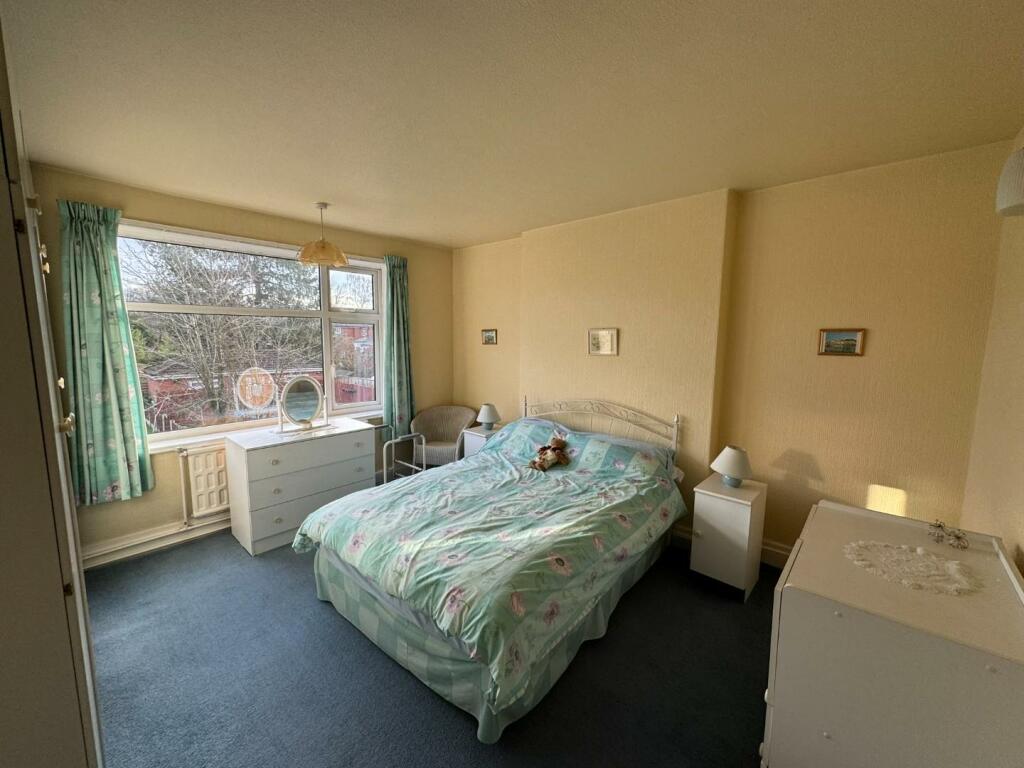 4 bed Semi-Detached