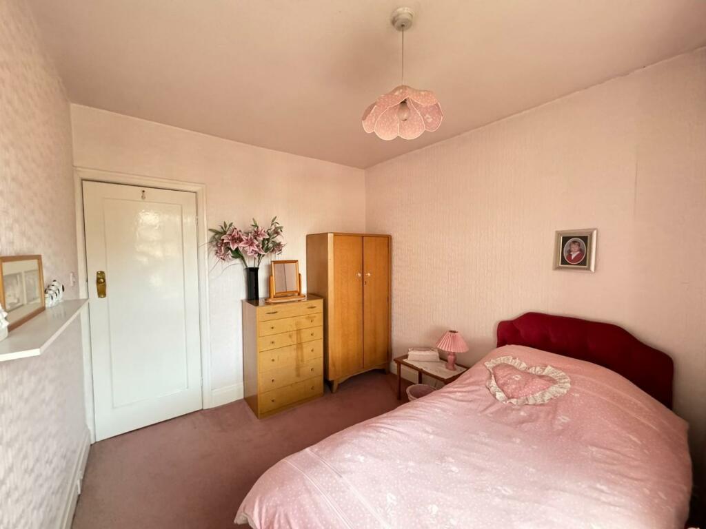 4 bed Semi-Detached