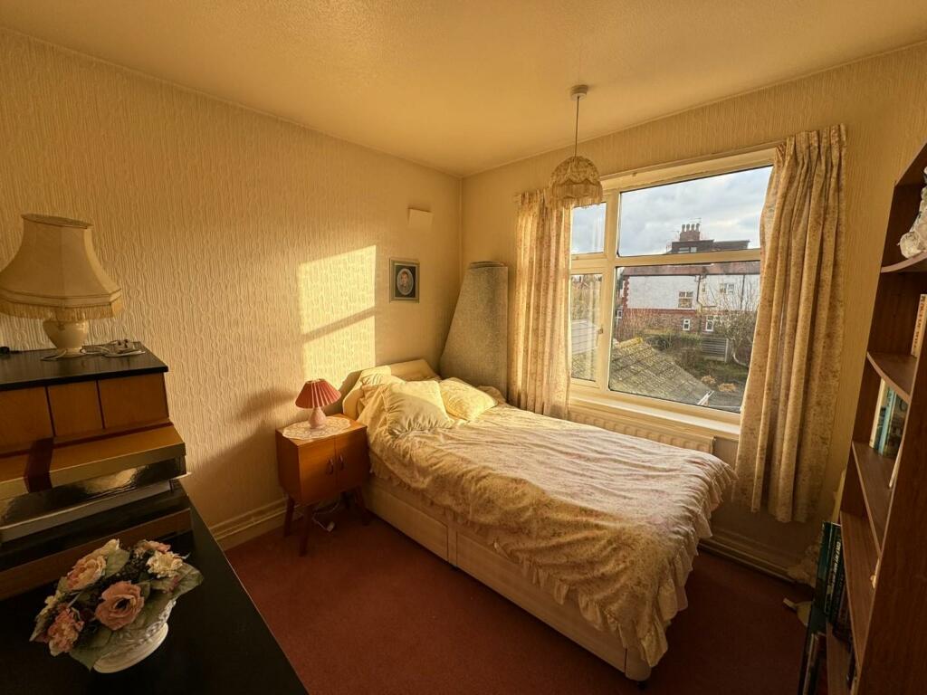 4 bed Semi-Detached