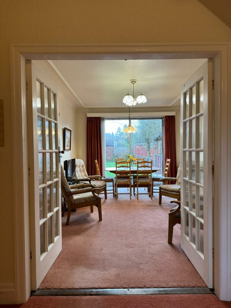 4 bed Semi-Detached
