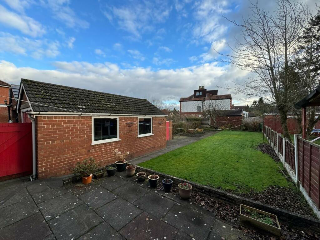 4 bed Semi-Detached