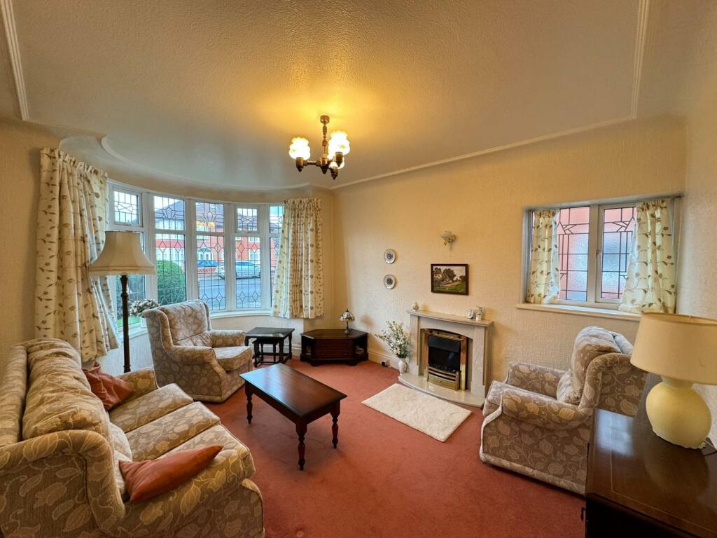 4 bed Semi-Detached