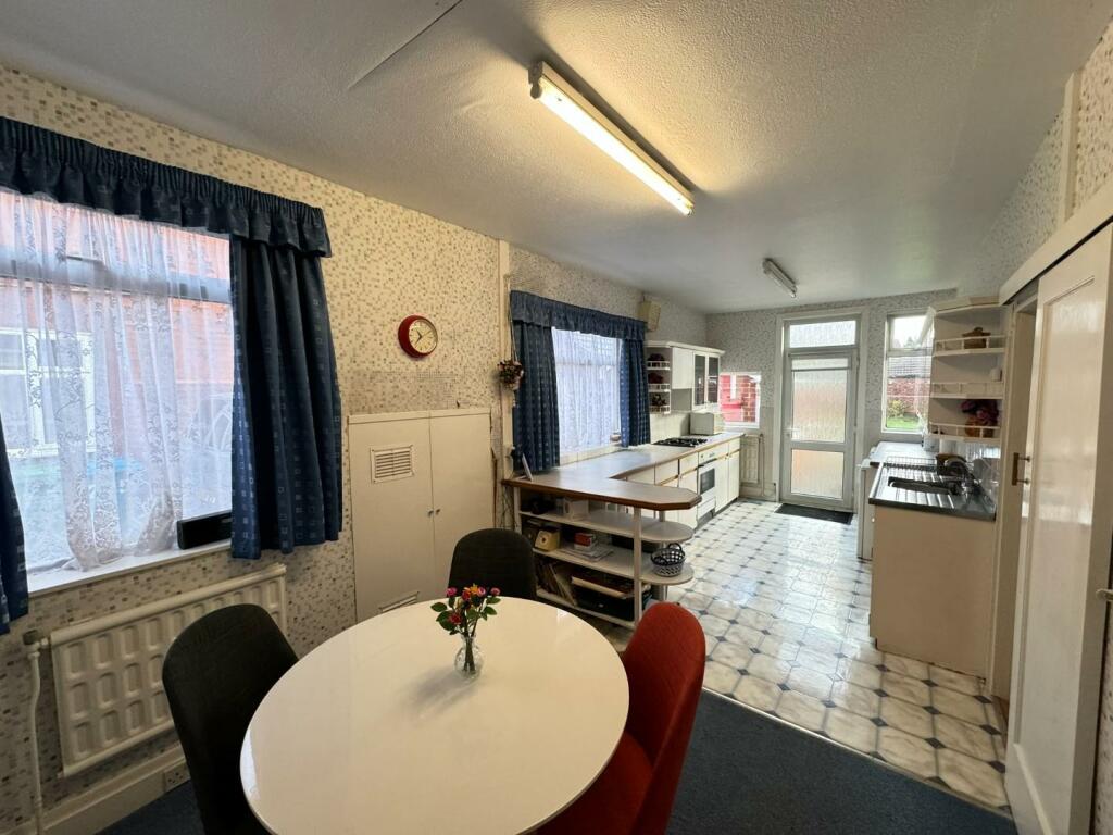 4 bed Semi-Detached