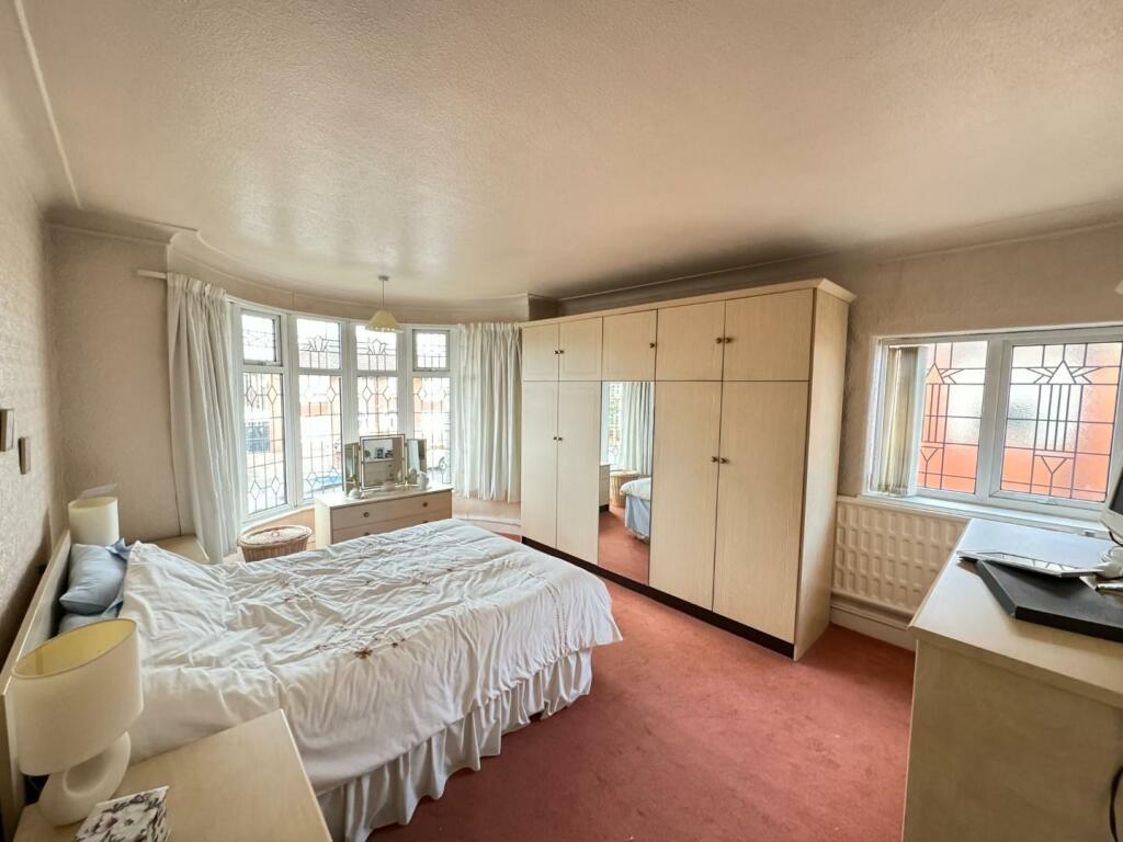 4 bed Semi-Detached