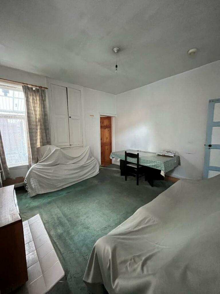 3 bed End of Terrace