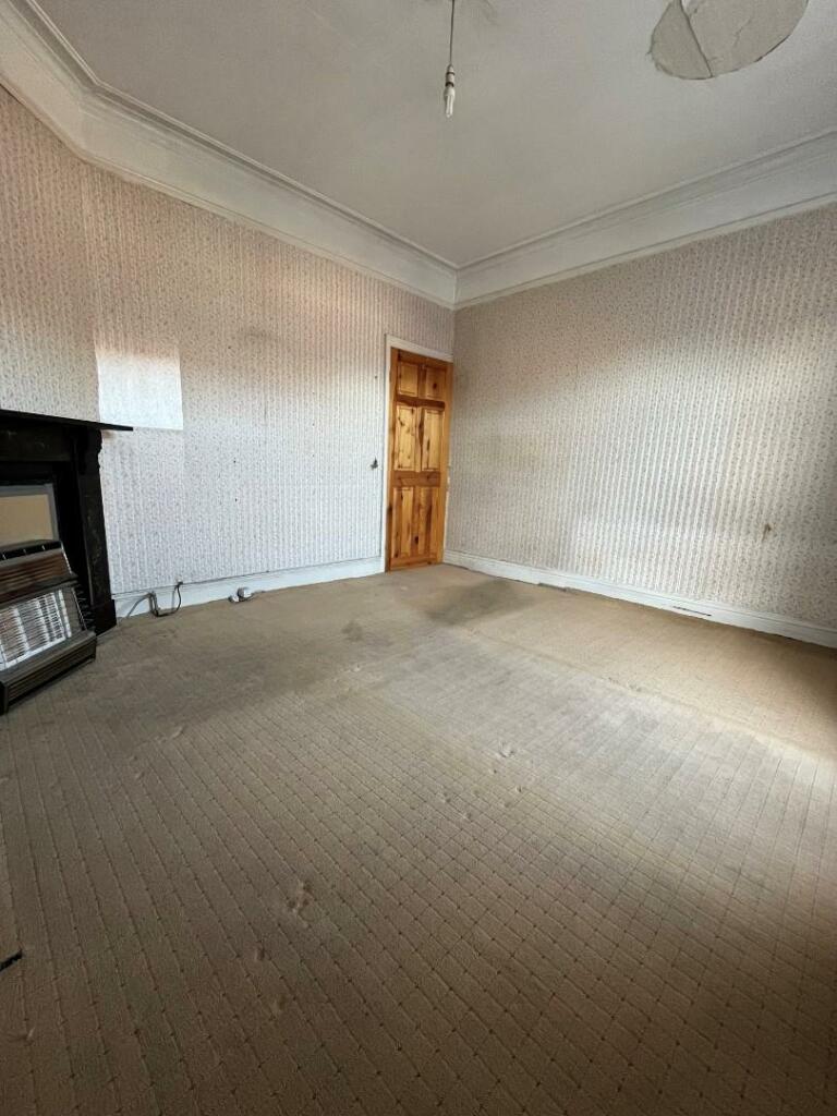 3 bed End of Terrace