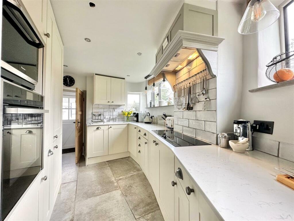 2 bed Character Property