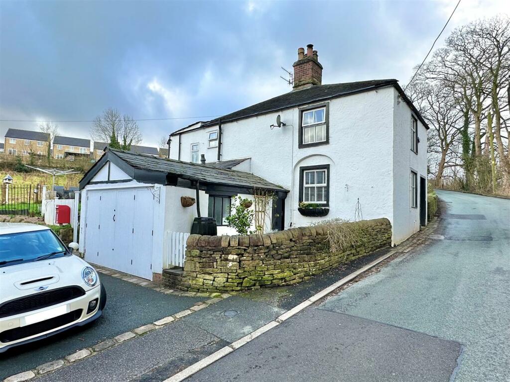 2 bed Character Property