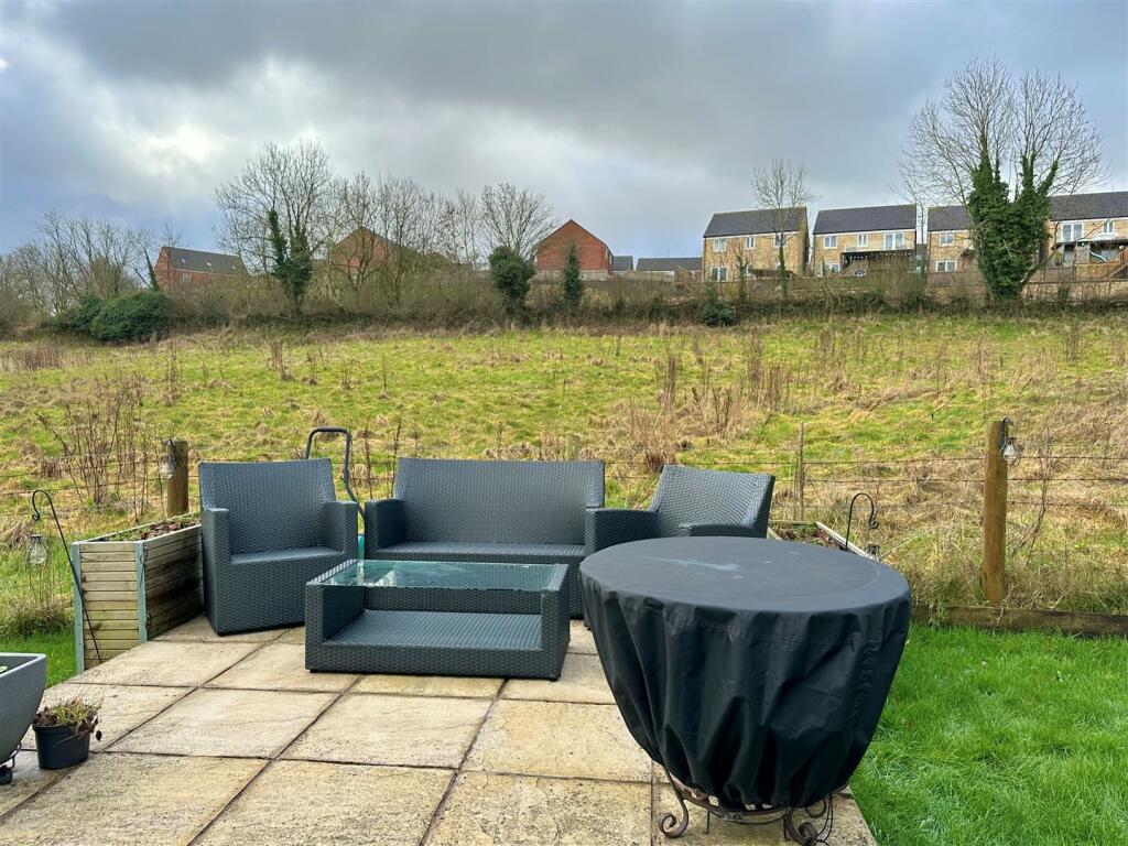 2 bed Character Property