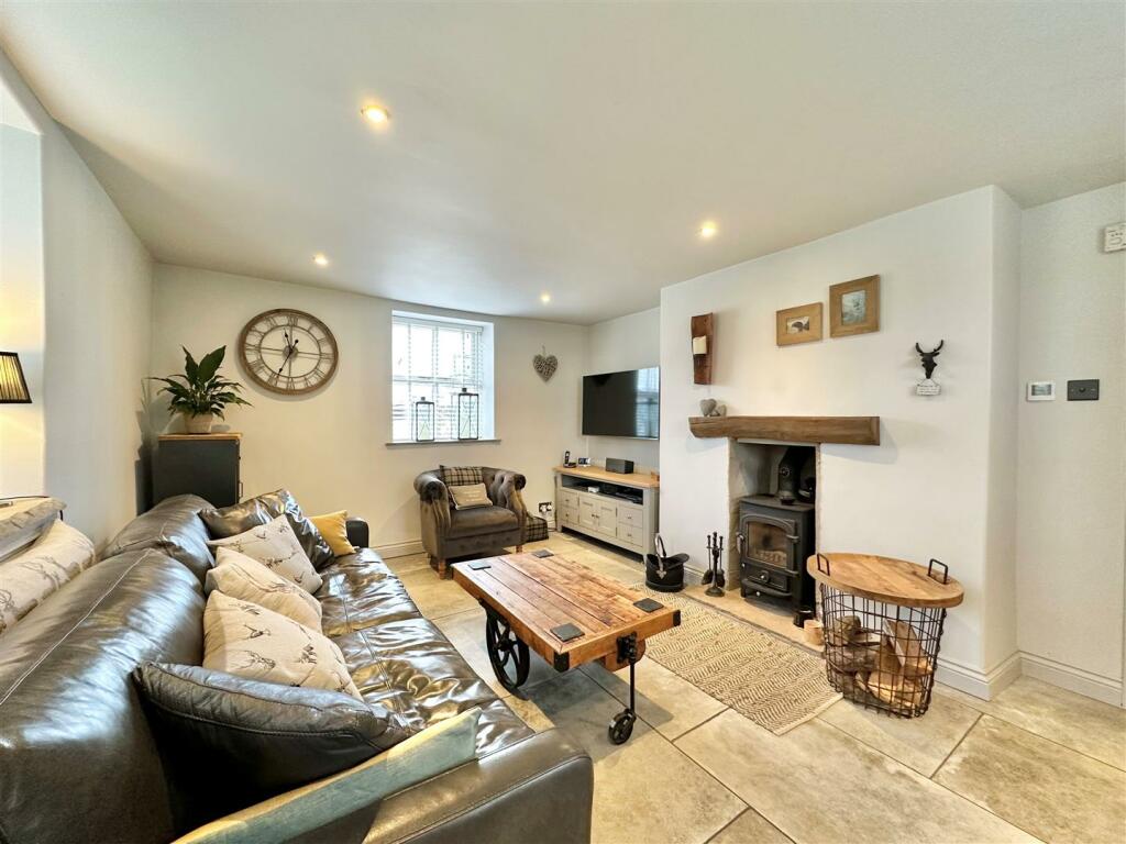 2 bed Character Property