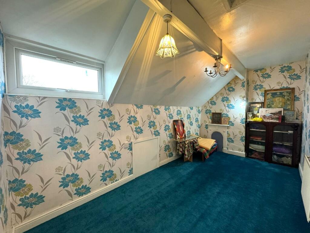 5 bed Terraced