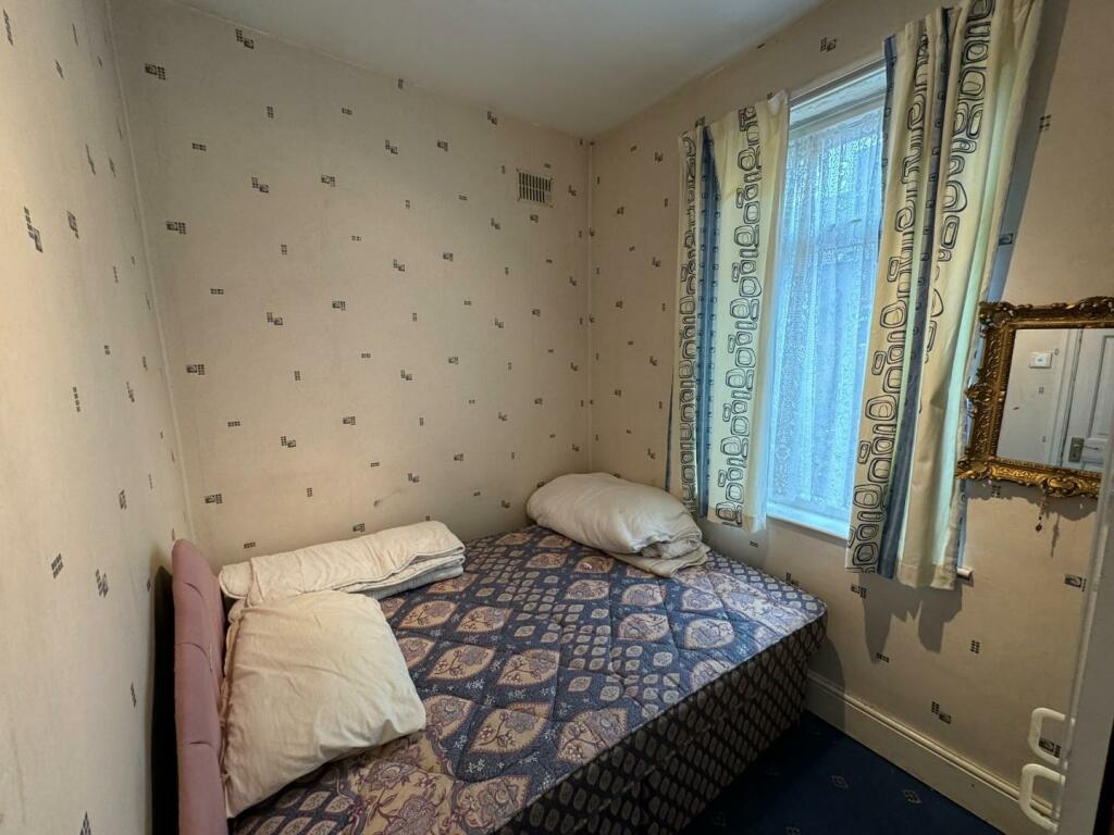 5 bed Terraced