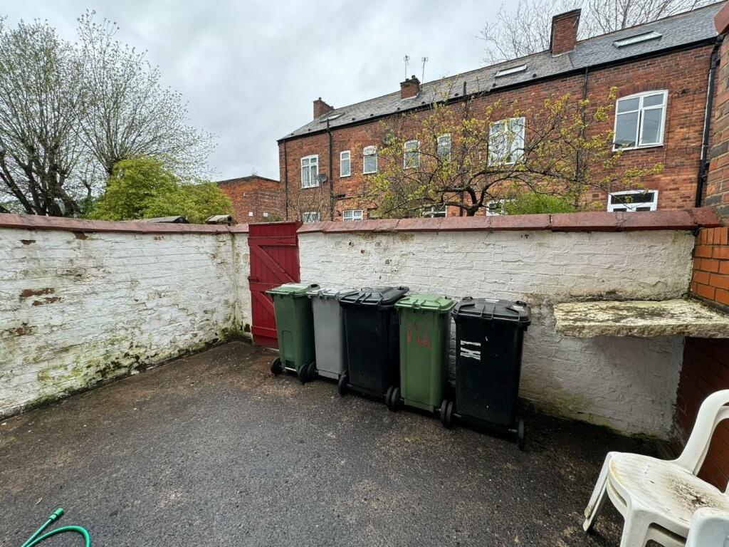 5 bed Terraced