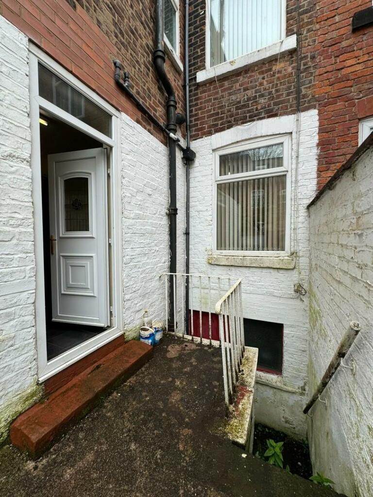 5 bed Terraced