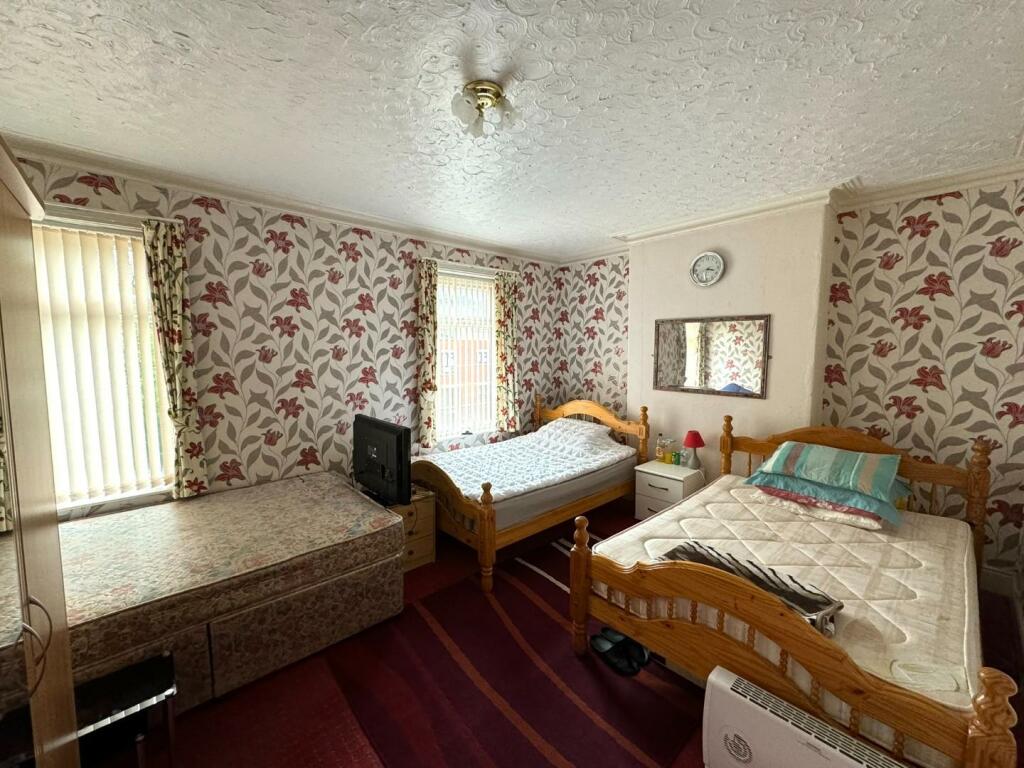 5 bed Terraced