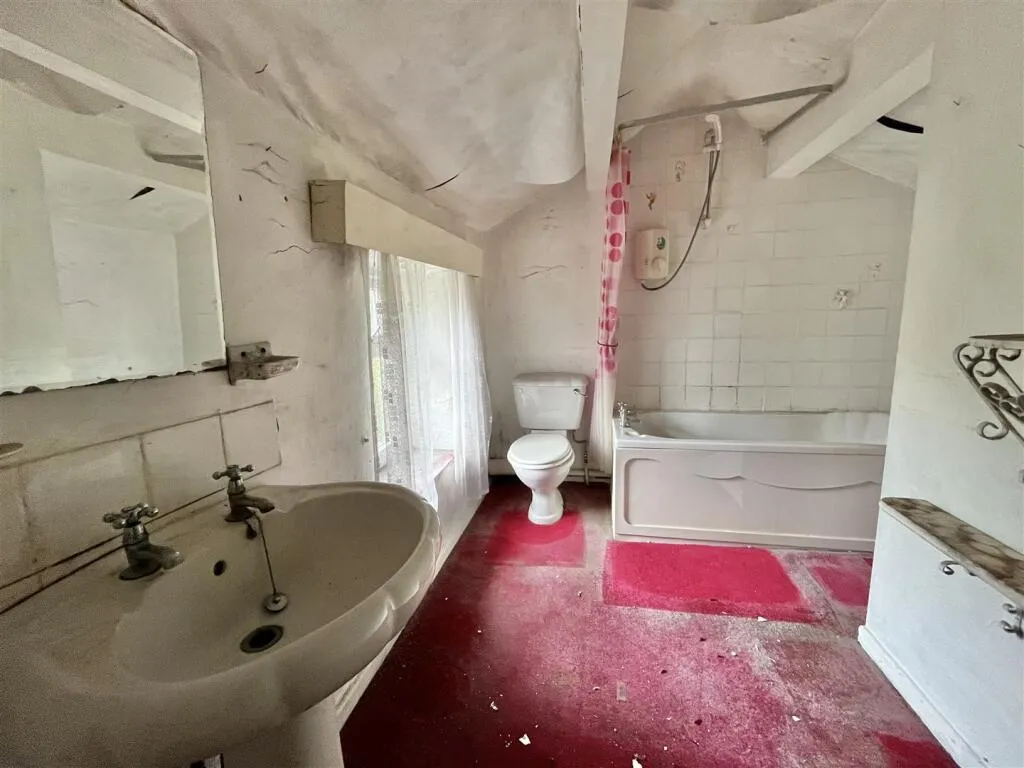 1 bed Commercial Property