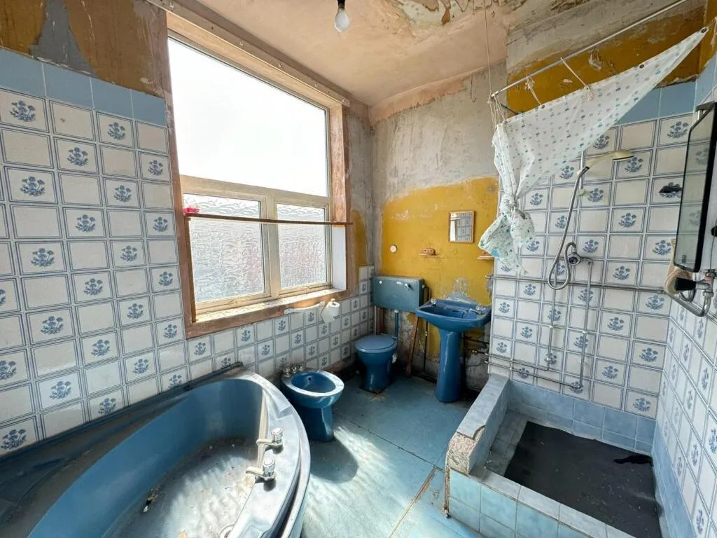 4 bed End of Terrace