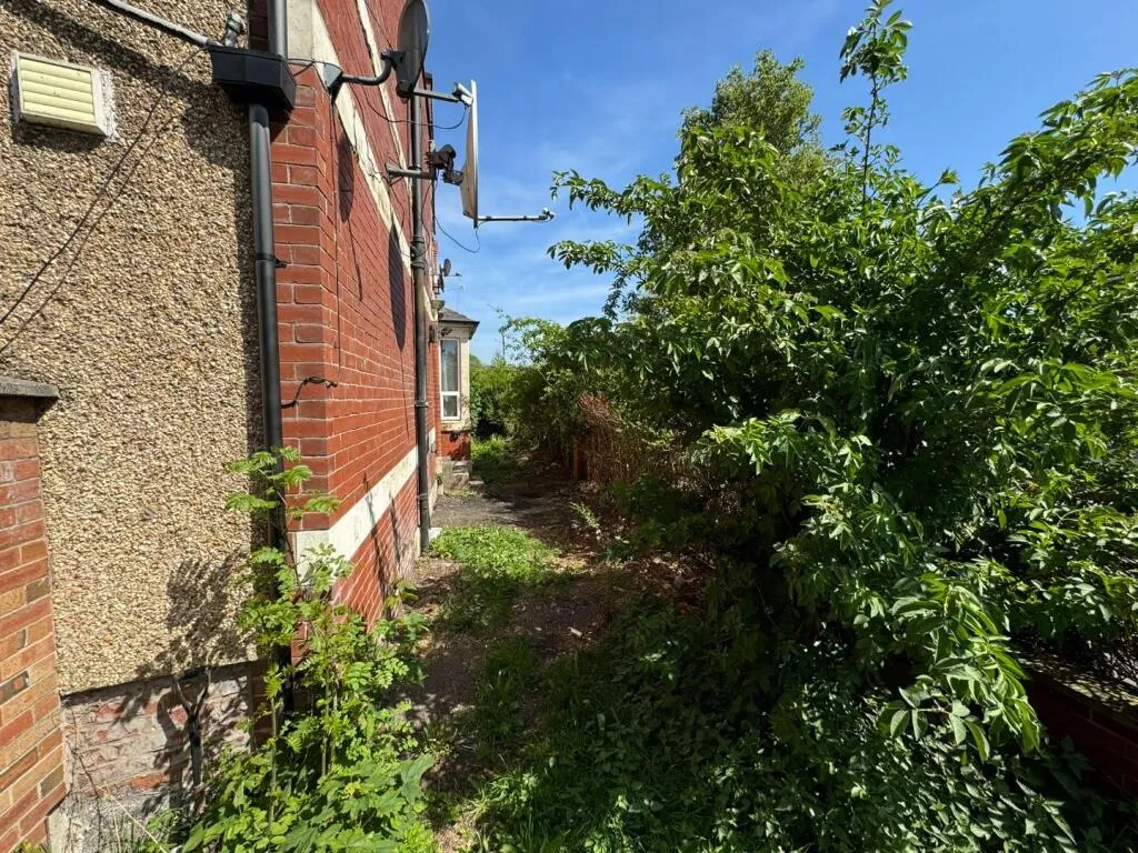 4 bed End of Terrace
