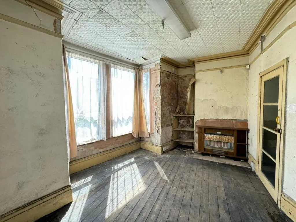 4 bed End of Terrace