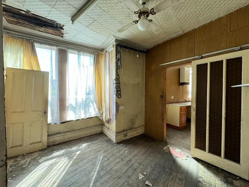 4 bed End of Terrace
