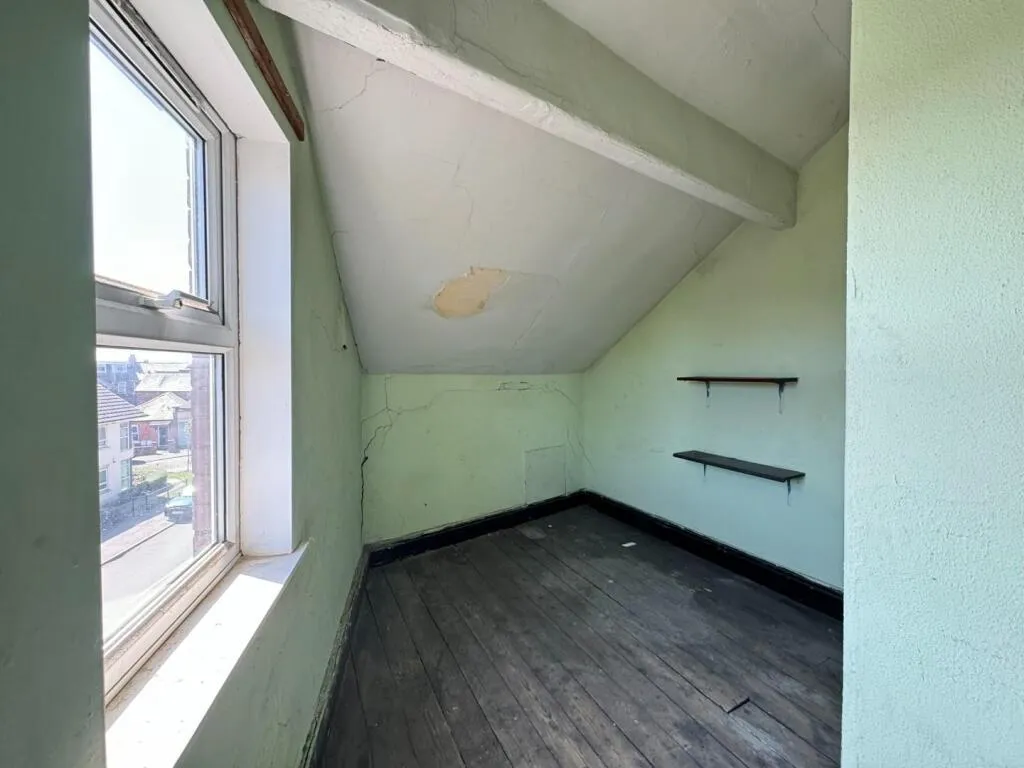 4 bed End of Terrace