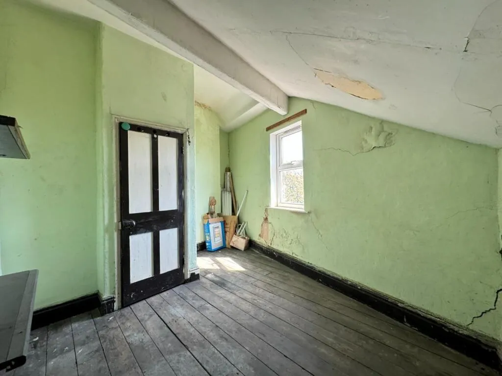 4 bed End of Terrace