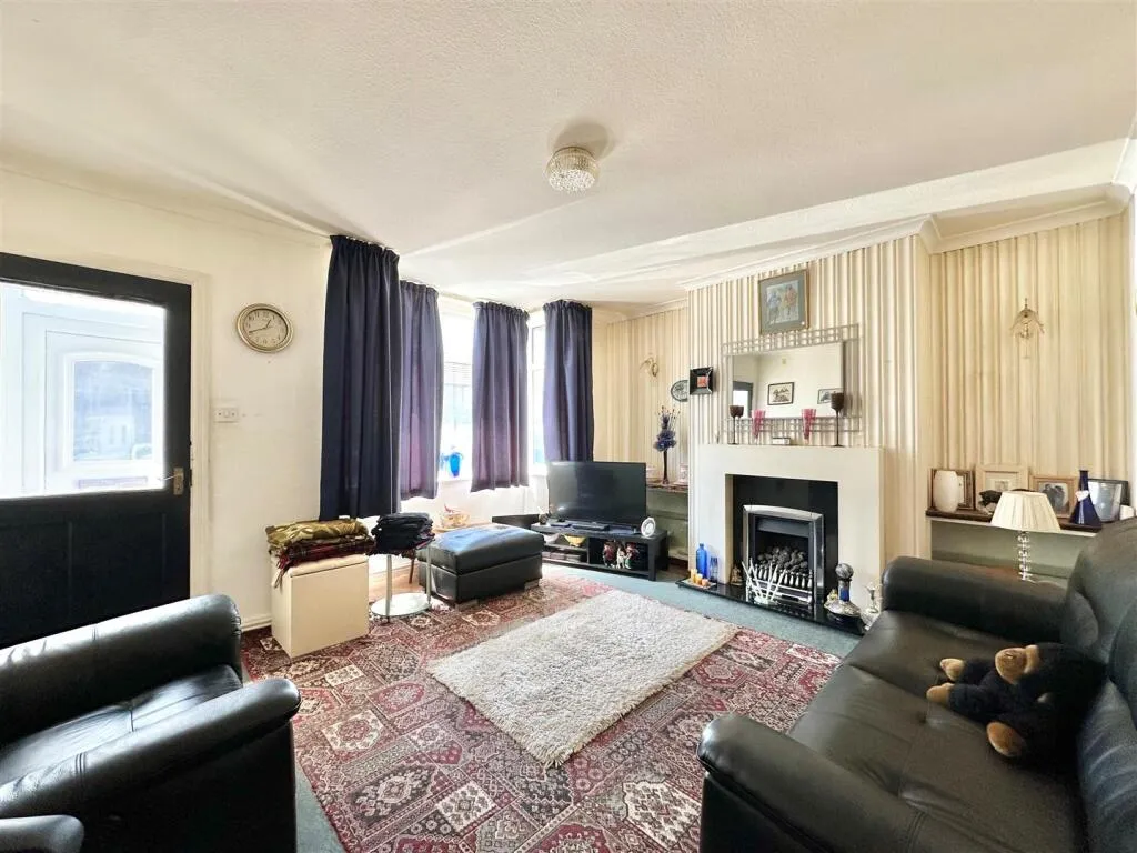 2 bed End of Terrace