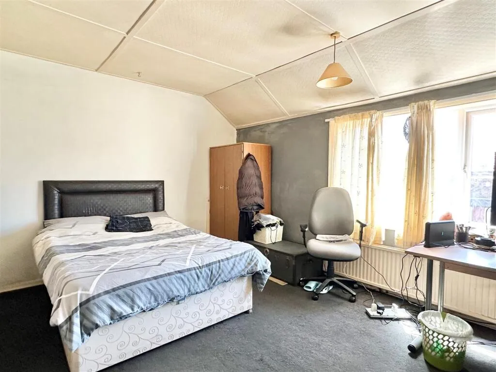 2 bed End of Terrace